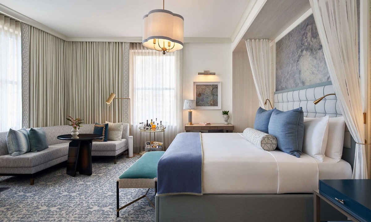 Financial District Hotel | 2 Connecting Suites at a 5⭐️ Hotel