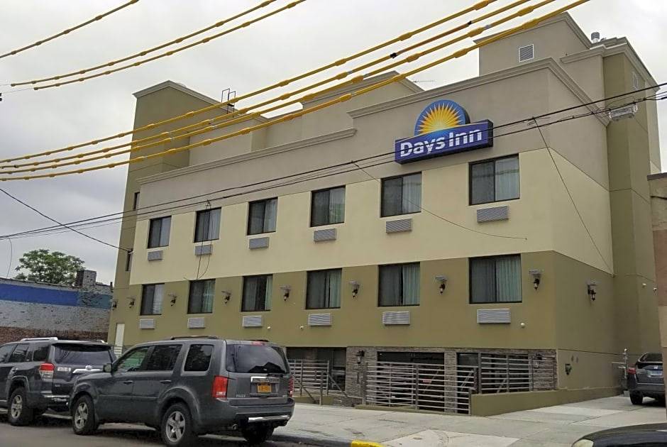 Flatlands Hotel | 2-Star Hotel ∙ Days Inn by Wyndham Brooklyn Marine Park