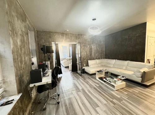 Harlem Apartment | 3 bedroom Condo in Central Park/Times Square/Hudson Yards
