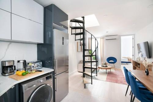 Upper East Side Apartment | 78-4AN 2BR Duplex Private Patio