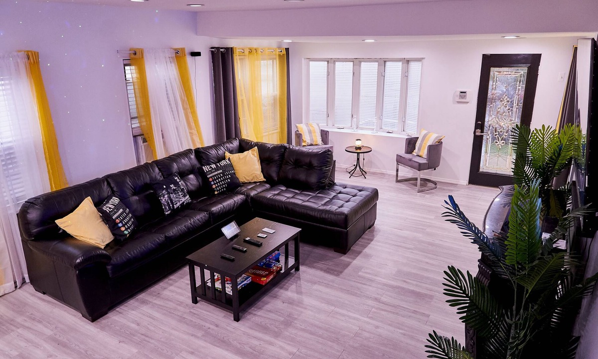 Queens House | Ann City Experience