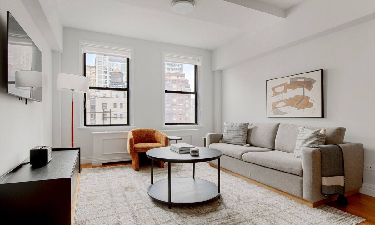 Lincoln Square Apartment | Blueground | Lincoln Square, fitness center, nr Central Park