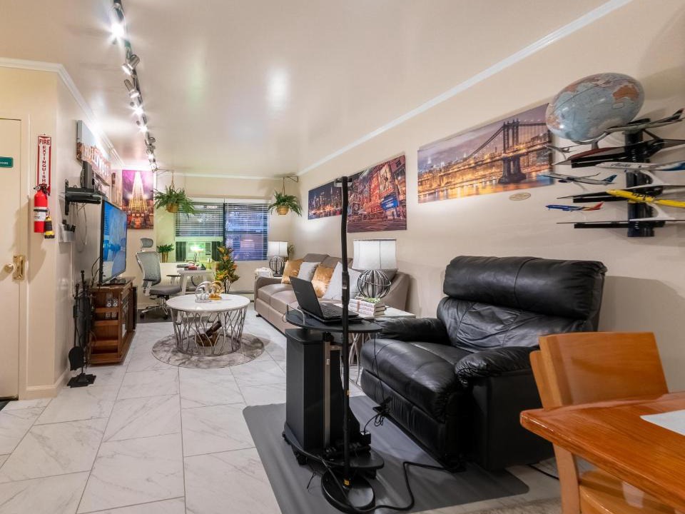 Ocean Hill Apartment | Booking.Com Exxlusive: Fully Furnished One Bedroom Entire Apartment With Full Size Bed. For One Person Or Couple, Soulmate Positive Friendship