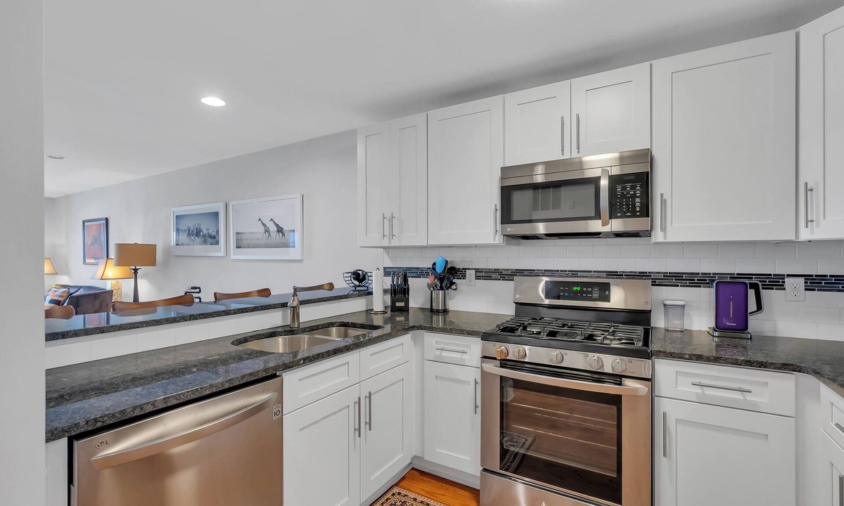 Sea Bright Apartment | Charming 2BR/2Bath ocean view apartment with parking in downtown Sea Bright
