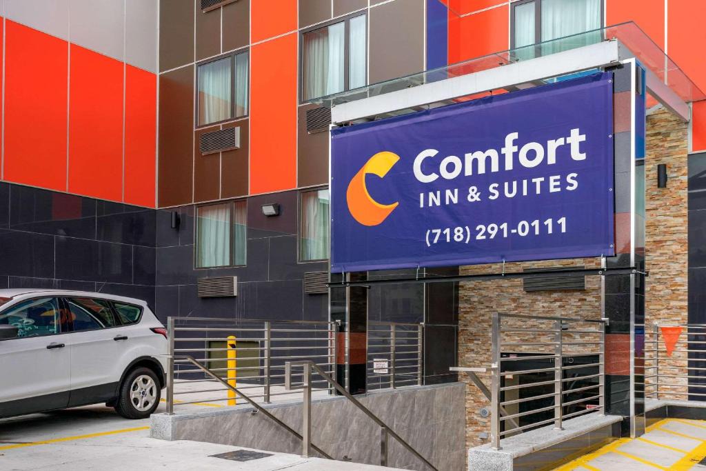 Queens Hotel | Comfort Inn & Suites near JFK Air Train
