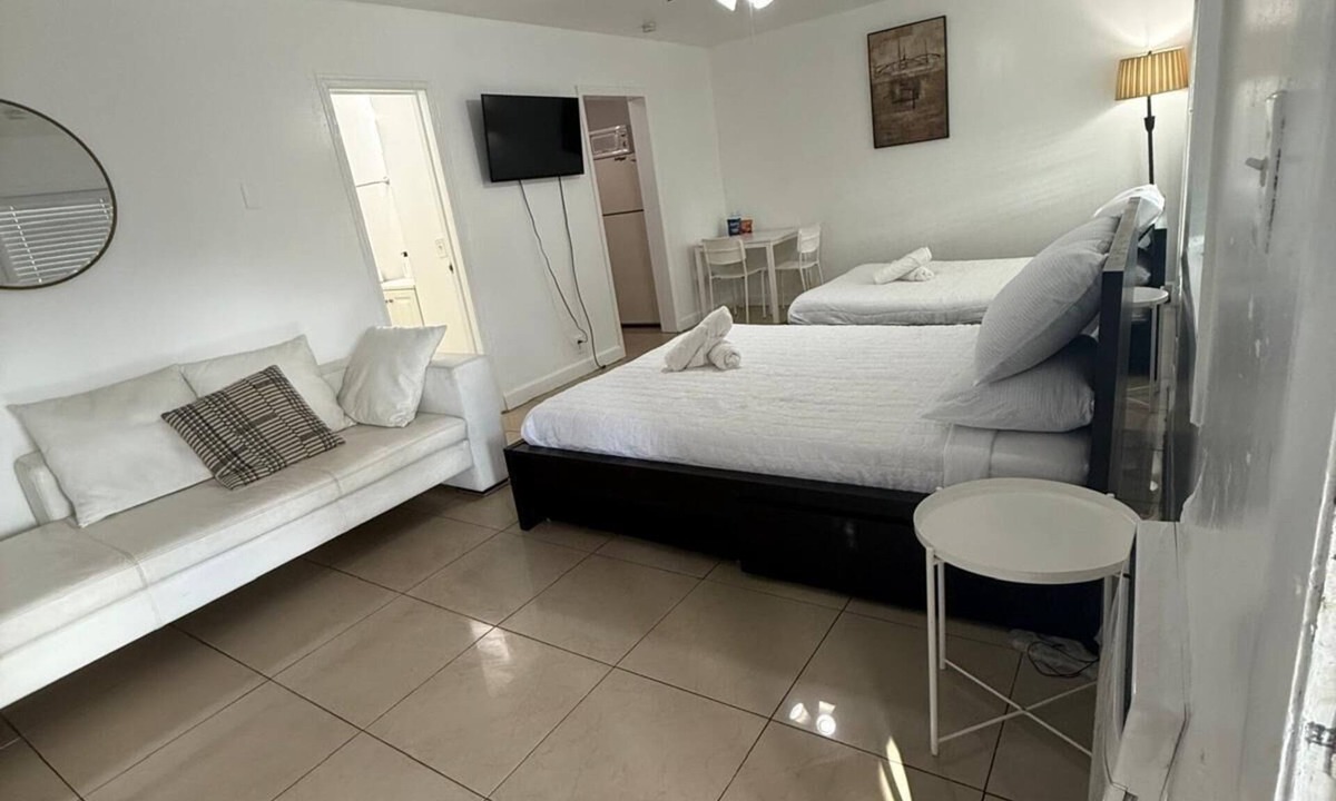 Parkside Apartment | Comfortable Large Studio-J
