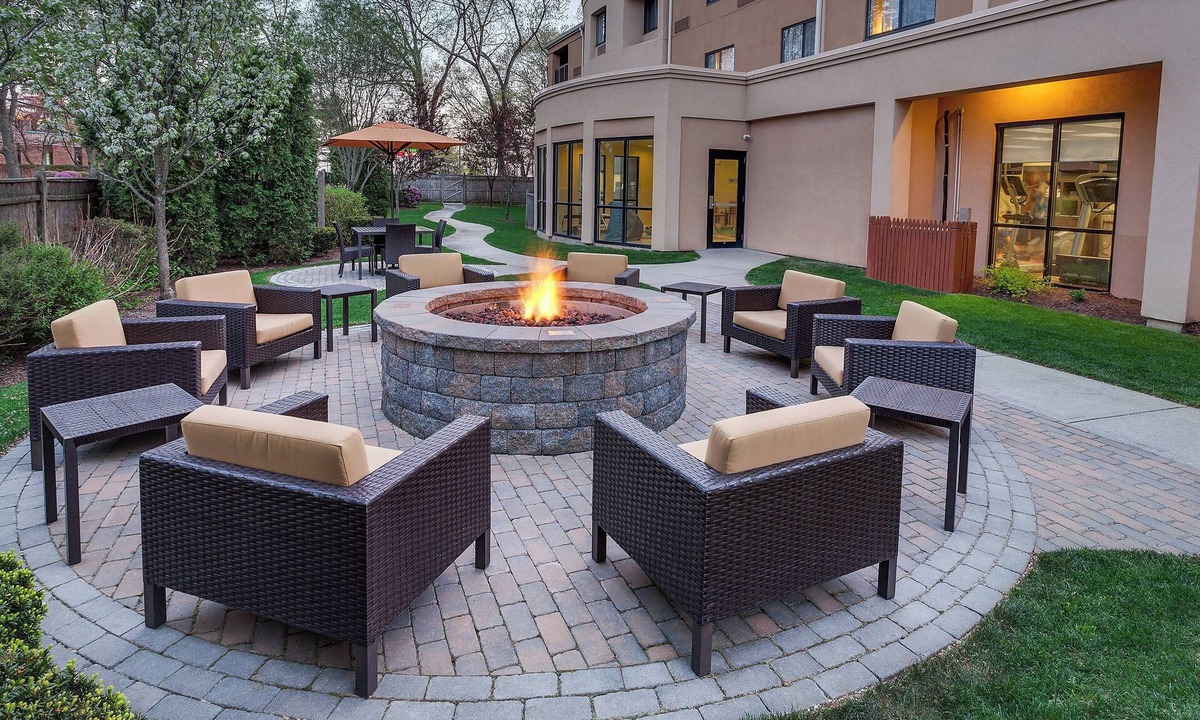 Warwick Hotel | Courtyard by Marriott Providence Warwick