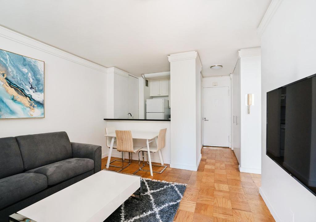 Central Park South Apartment | Elegant 2 Bedroom Apartment At Columbus Circle