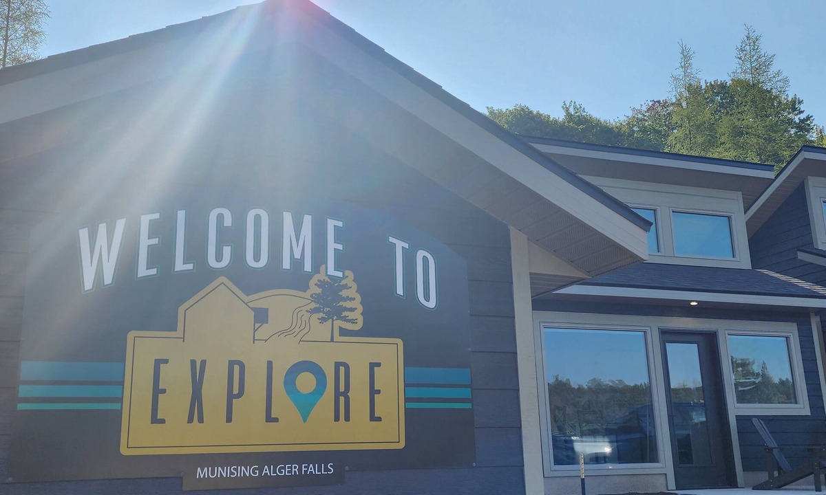 Munising Ski Chalet | EXPLORE Munising Studio Suite 115