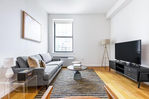 Financial District Apartment | FiDi 1br w doorman gym nr Wall St NYC-546
