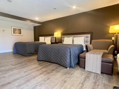 Cornwall Hotel | First Canada Hotel Cornwall Hwy 401 ON