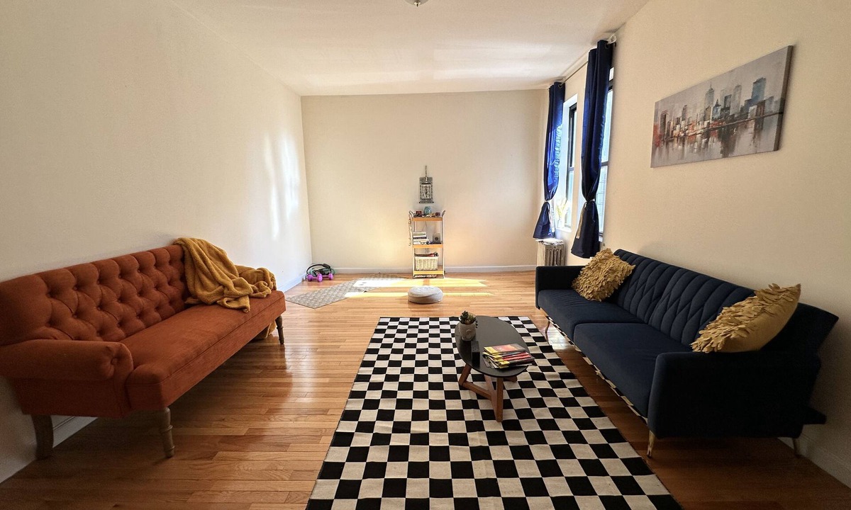 Washington Heights Apartment | HUGE Pet friendly, Chic 2-bedroom quiet apartment in New York.