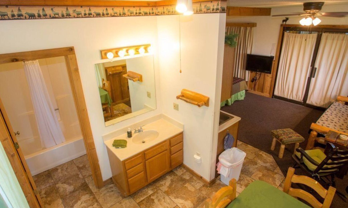 Puposky Apartment | Inviting Poolside Studio Suite - Steps from Resort Amenities