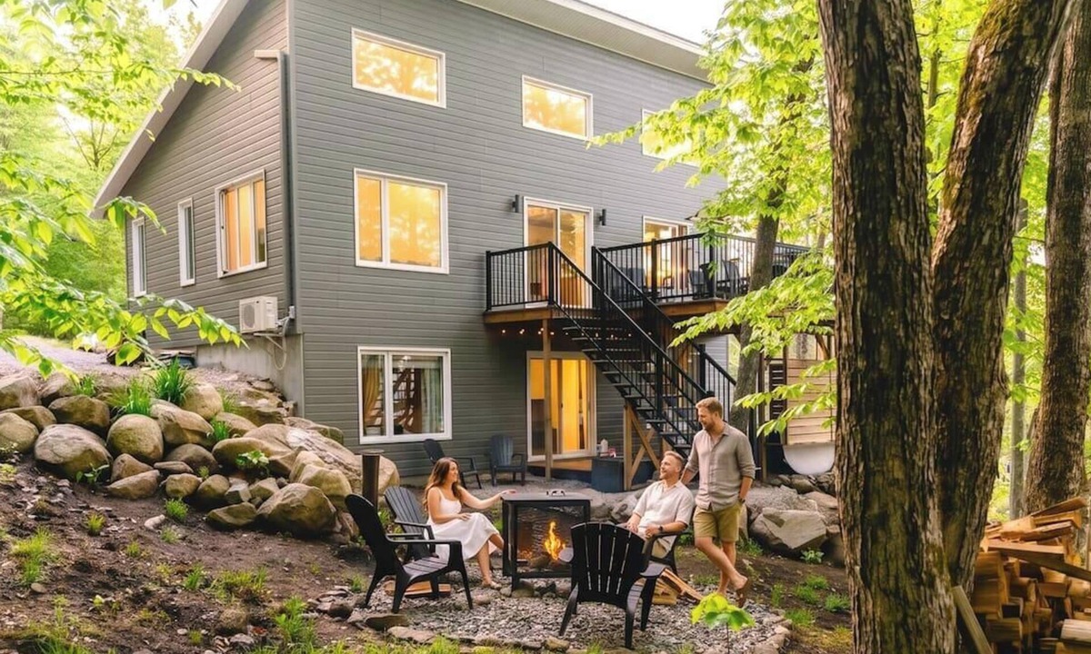 Saint-Raymond Ski Chalet | Java with Private Spa, Lake & Kayak