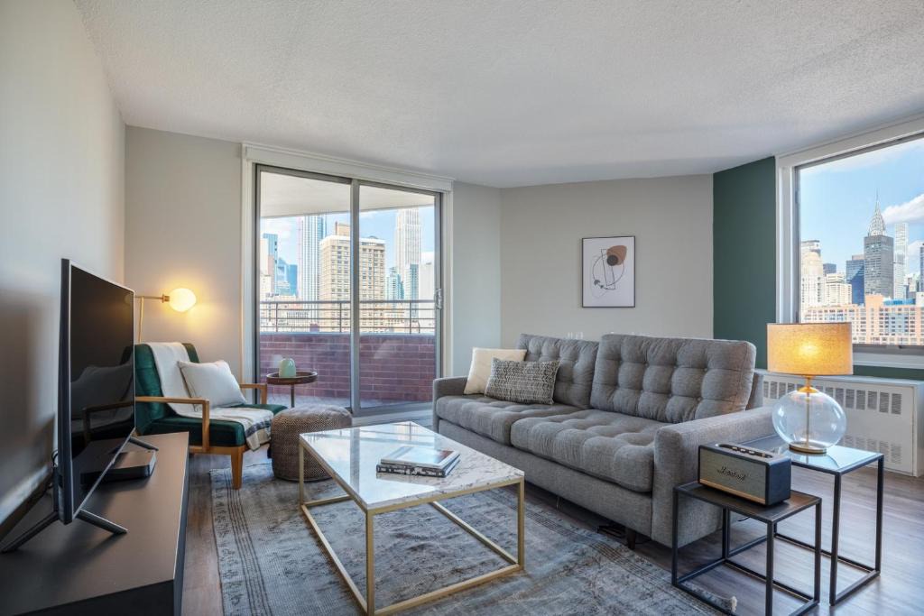 Kips Bay Apartment | Kips Bay 2BR w Doorman Elevator nr Bars NYC-370
