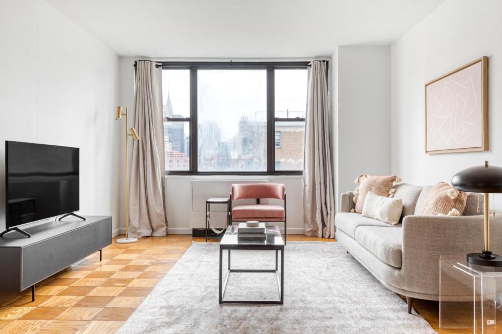 Peter Cooper Village Apartment | Kips Bay 2BR w Doorman Gym Bike Storage NYC-815