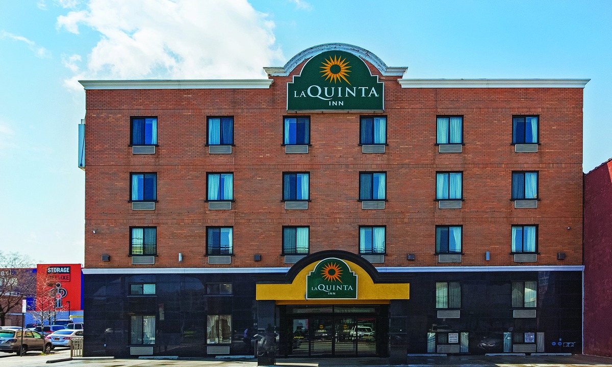 Queens Hotel | La Quinta Inn by Wyndham Queens (New York City)