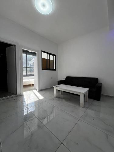 Acton Apartment | Megan