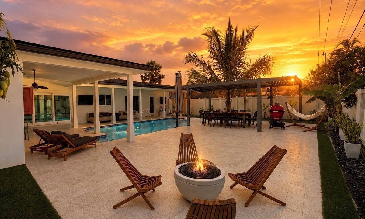Pembroke Pines House | Modern Spacious Home Private Pool & Game Room Near Hard Rock & Beaches