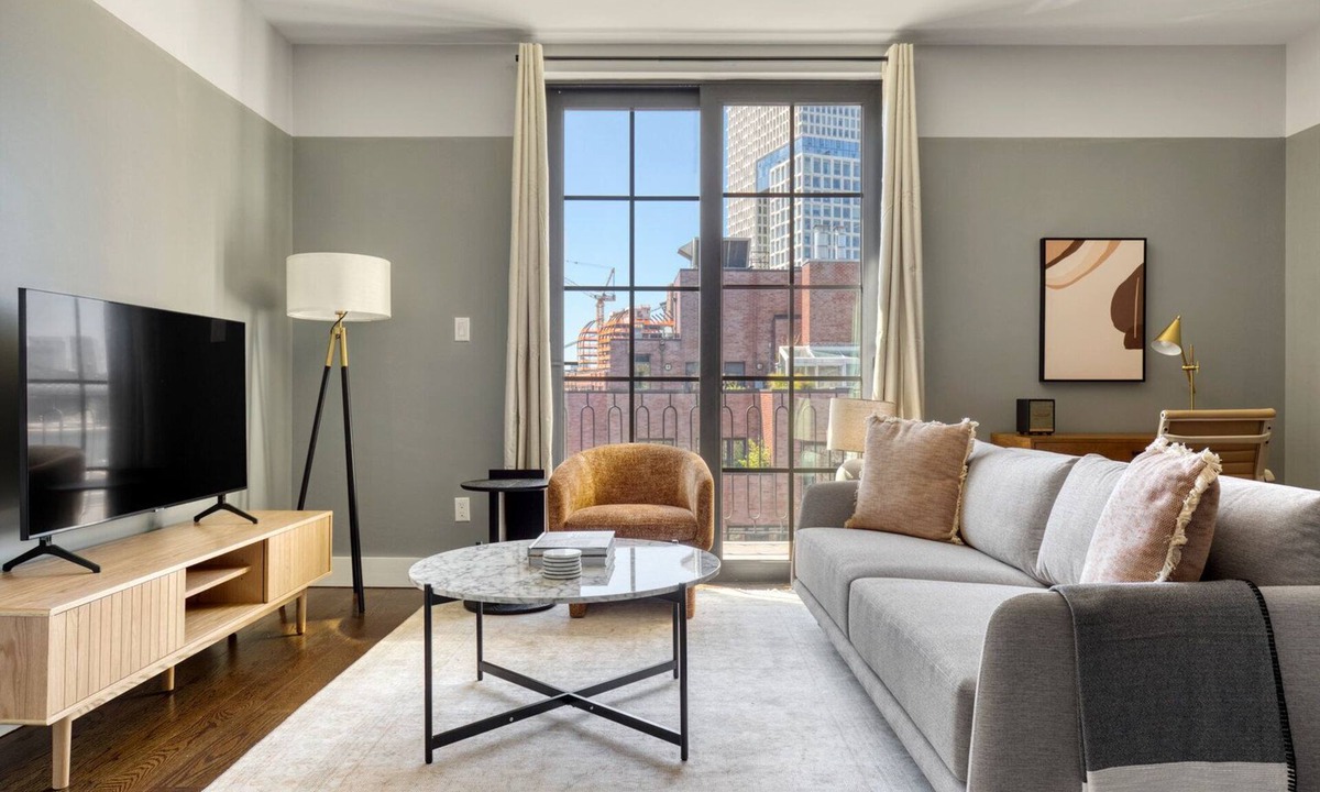 Williamsburg Apartment | Modern Williamsburg 2BR w/W/D & Gym, nr Domino Park, by Blueground
