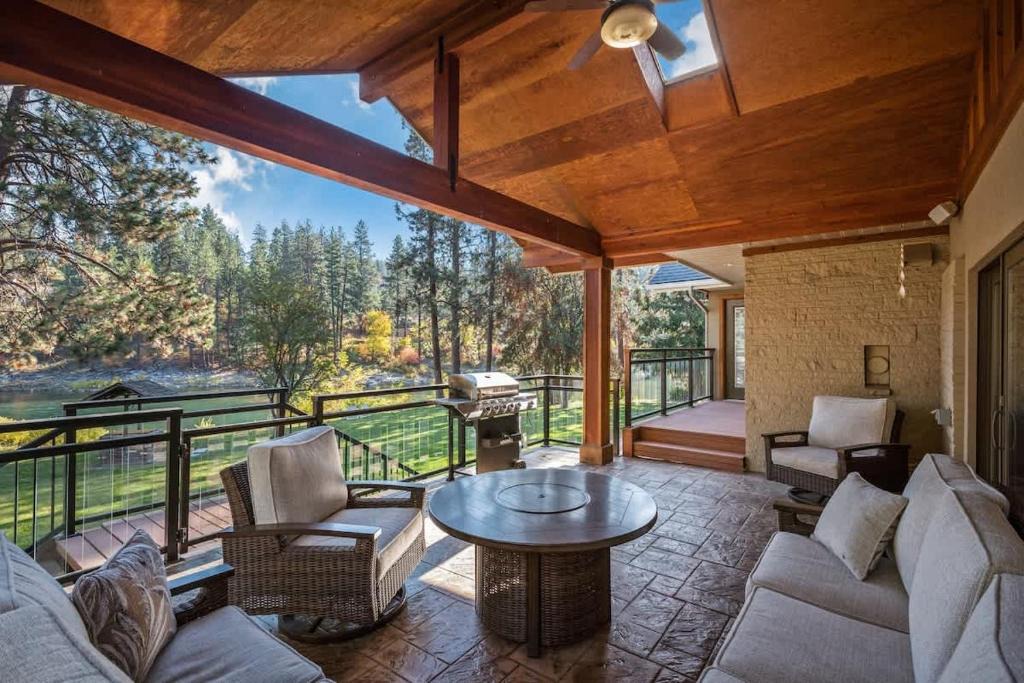 Post Falls House | Private Riverfront Estate with Kayaks & Views
