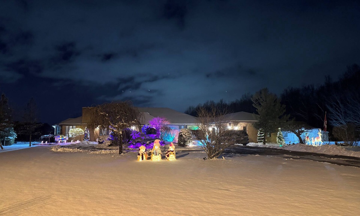 Welland House | Quiet & Secure Private Home near Niagara Falls