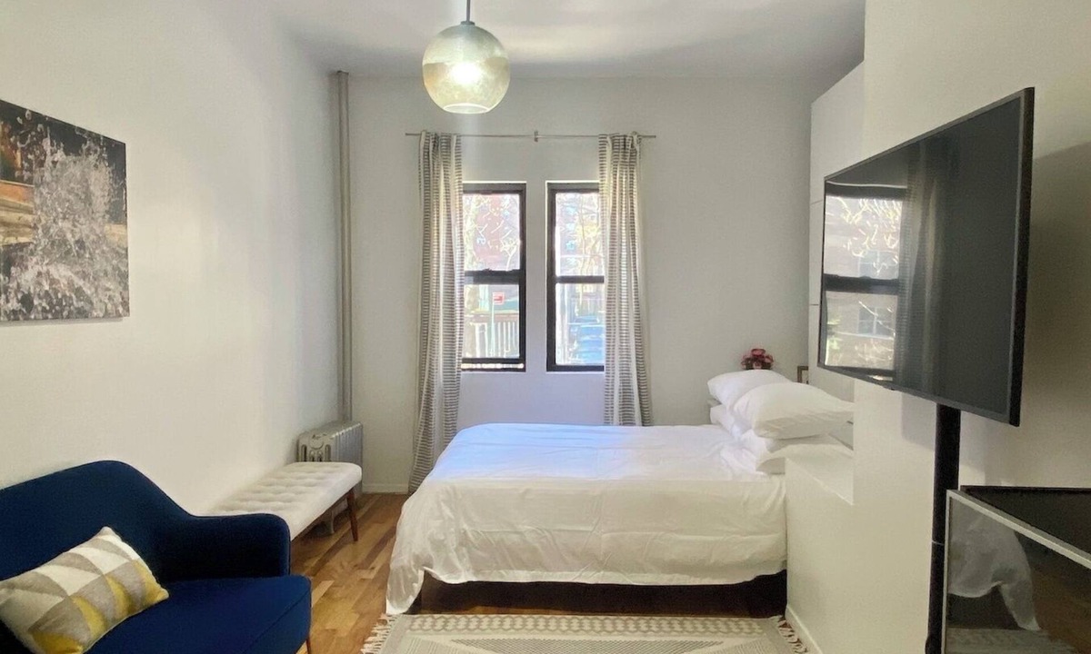 Ukrainian Village Apartment | Rad location East Village NYC studio apartment