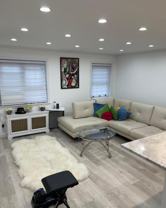 Queens Apartment | Renovated Jacuzzi Tub Home NYC-LGA-JFK Washer-Dryer