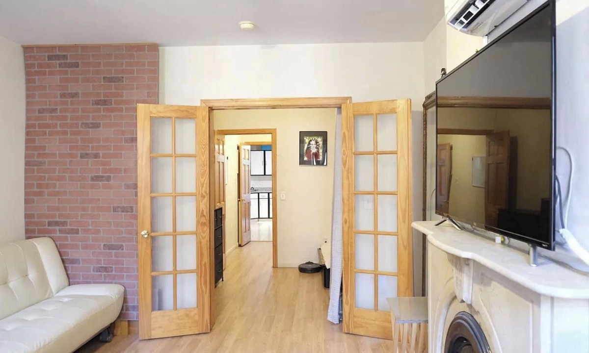 Upper East Side Apartment | Spacious & Quiet UES 1-Bedroom Apartment Steps from Central Park
