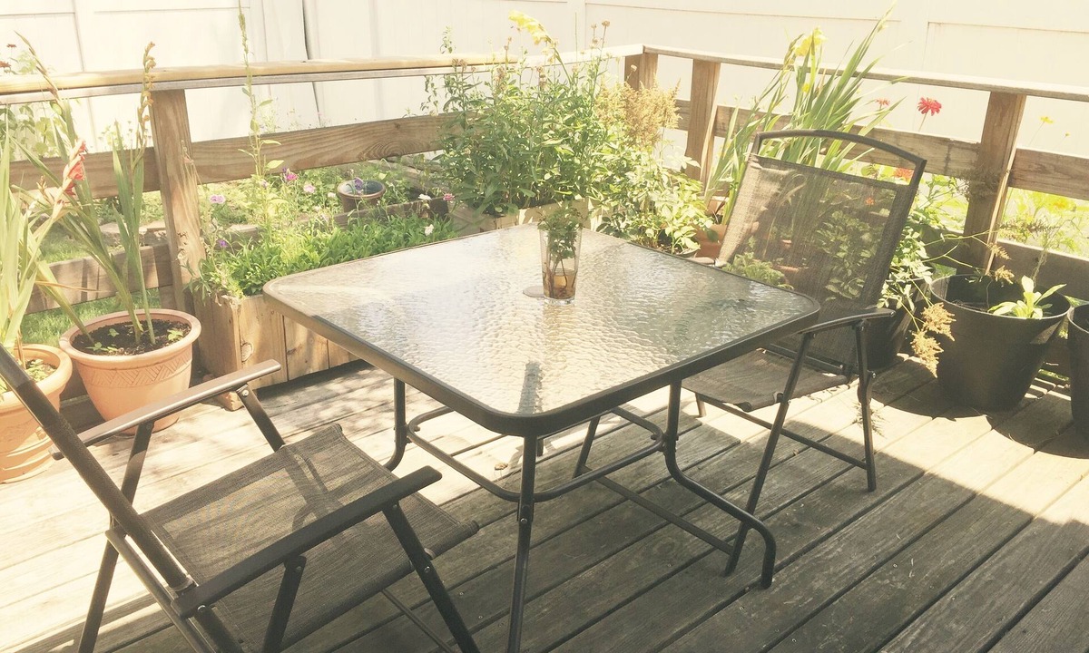 Briarwood Apartment | Sunny, Contemporary 1 Bedroom Apartment With Large Patio