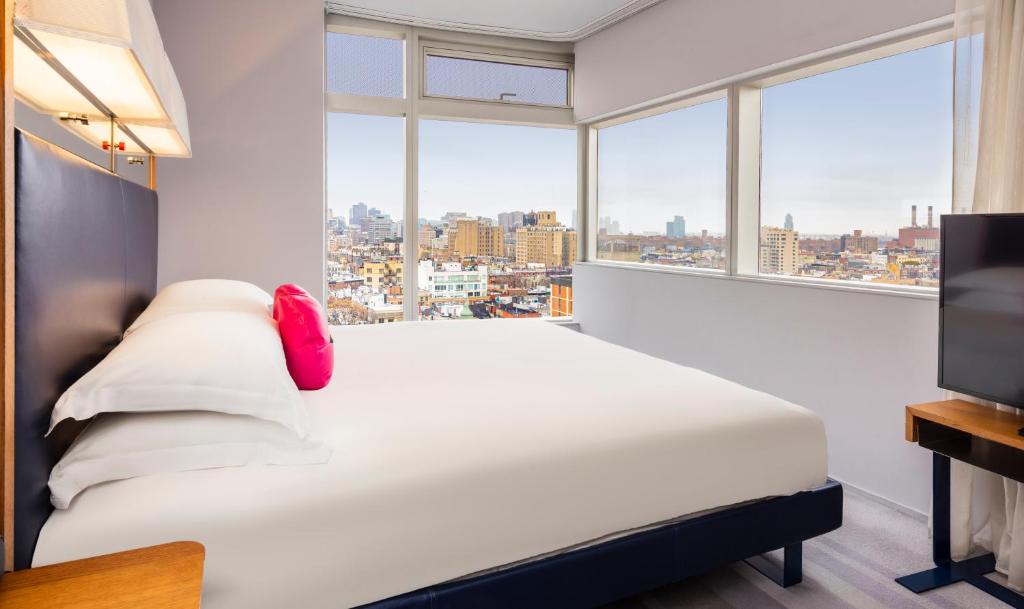 Ukrainian Village Hotel | The Standard - East Village