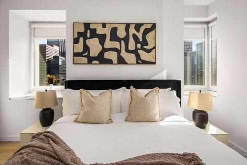 Central New York City Apartment | Times Square Studio King Bed Steps to Broadway