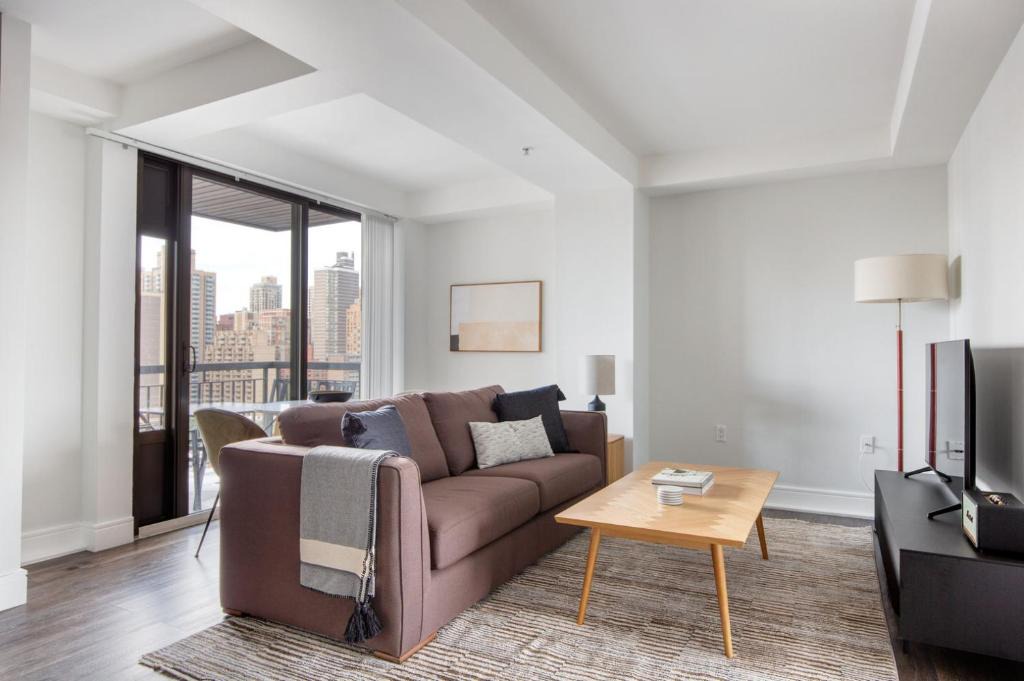 Upper East Side Apartment | UES 1br w elevator doorman nr museums NYC-1210