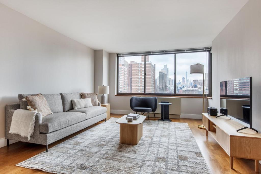 Upper East Side Apartment | UES 1BR w Gym WD nr Central Park NYC-1296