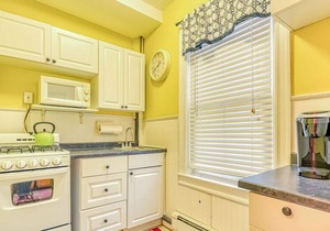Ocean View Studio 2 Blocks to Beach & Main Ave | Full Kitchen | Near Asbury