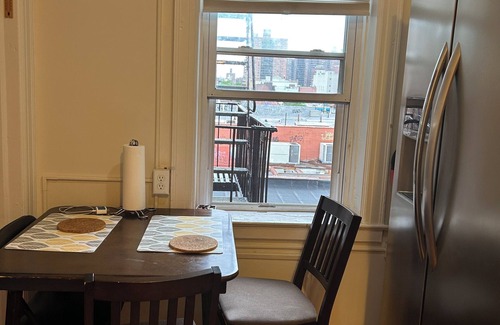 Queens Apartment | 1BR Walk to Subway/LIRR on Austin Street
