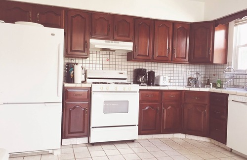 Queens House | 2-floor private house, 3 bedrooms, sunny, contemporary, safe, free parking