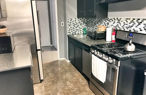 Spuyten Duyvil Apartment | Beautiful 2 Bedroom Apartment, close to NYC!