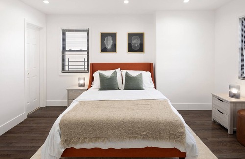 Queens House | Brand New Luxurious 6 Bed 4 Bath NYC near JFK!