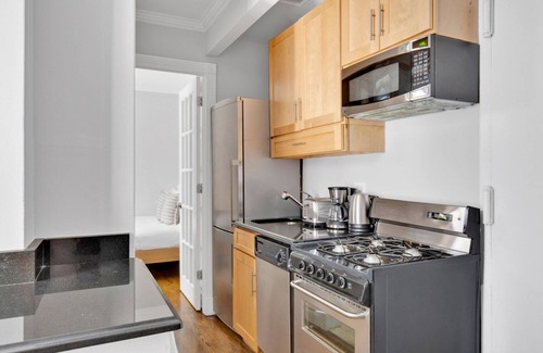 Ukrainian Village Apartment | Bright East Village 1BR w/in-unit W/D, close to Park, by Blueground