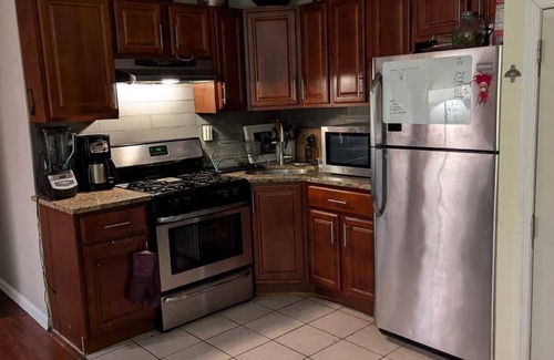 Cypress Hills Apartment | Charming Brooklyn apartment with furnished yard, garden, and near parks!