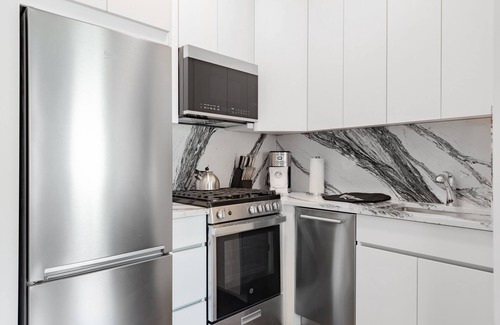 Upper East Side Apartment | Charming Two Bedroom in Yorkville, Upper East Side