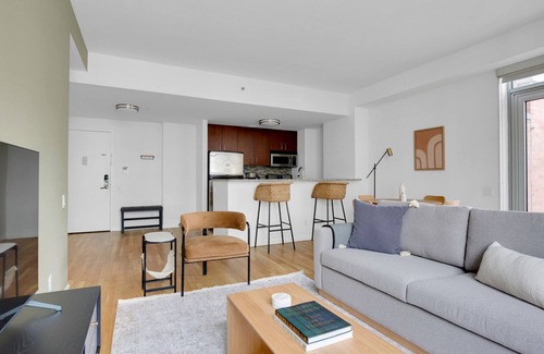 Midtown South Apartment | Classic Chelsea 2BR w/Doorman & Gym, near High Line, by Blueground