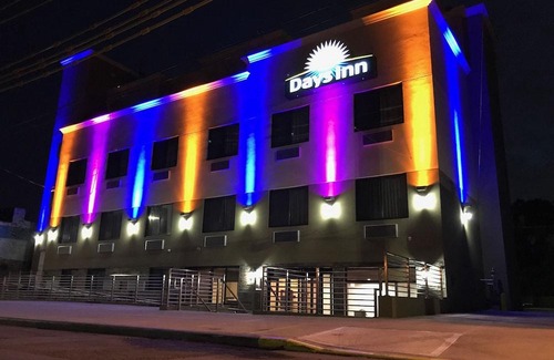 Flatlands Hotel | Days Inn by Wyndham Brooklyn Marine Park