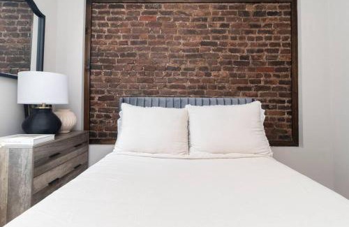 Ukrainian Village Apartment | Heart Of East Vill 2br 1ba Washer Dryer