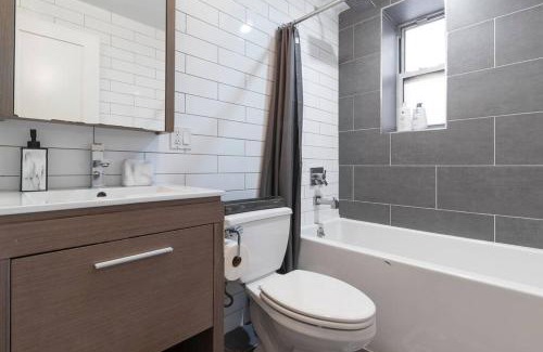 Ukrainian Village Apartment | Heart Of East Vill 2br 1ba Washer Dryer
