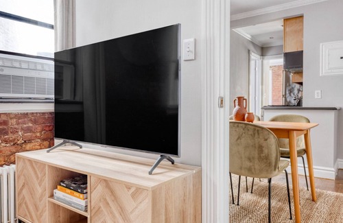 Ukrainian Village Apartment | Hip East Village 2BR w/W/D, near L Train, by Blueground