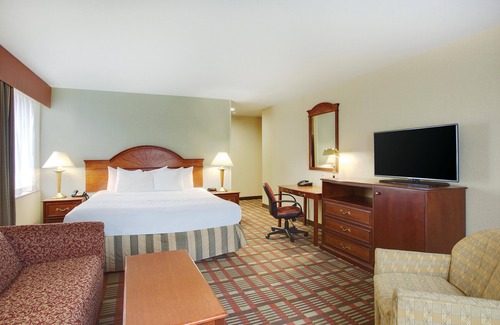 Queens Hotel | La Quinta Inn by Wyndham Queens (New York City)
