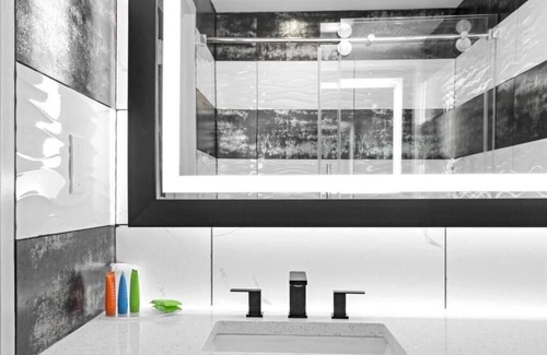 Norwood Hotel | LIV Hotel Bronx