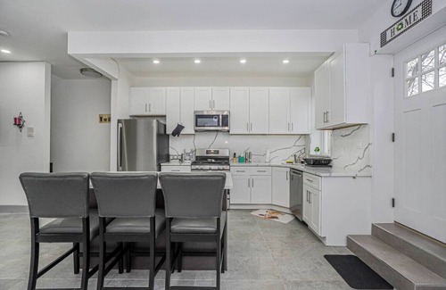 Bedford-Stuyvesant Apartment | Luxury 3BE/3BA Duplex in Brooklyn/Few min to NYC